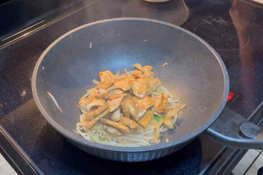 Place Chicken and Noodles in the Pan