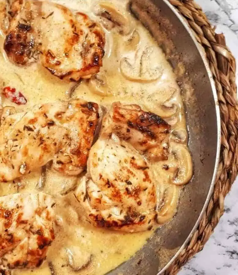Keto One-Skillet Chicken Thighs with Mushroom Sauce