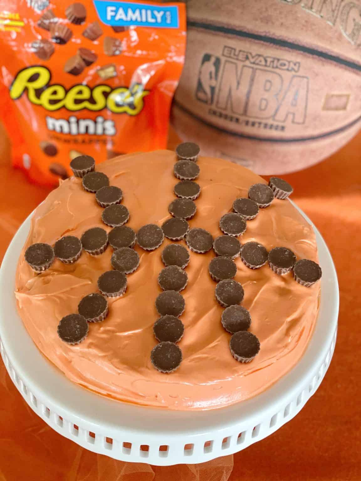 Easy-Brownie-Basketball-Cake-Recipe