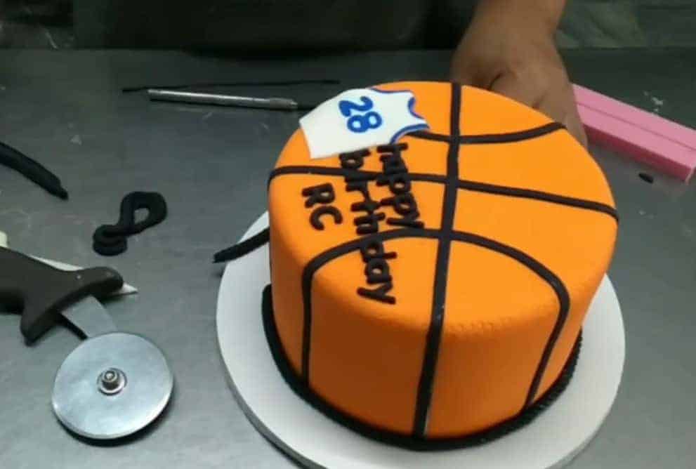 Single-Tier-Basketball-Cake-Recipe
