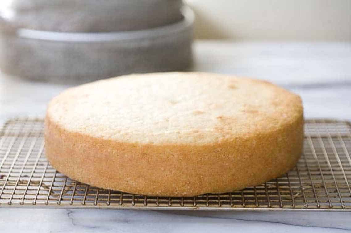 Tips-for-Preventing-Common-Cake-Cooling-Issues