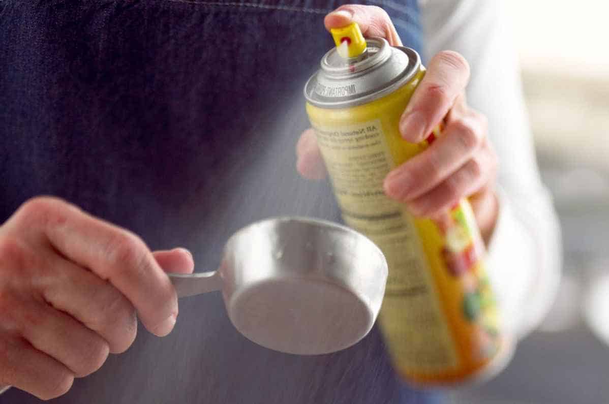 Using-a-Nonstick-Baking-Spray