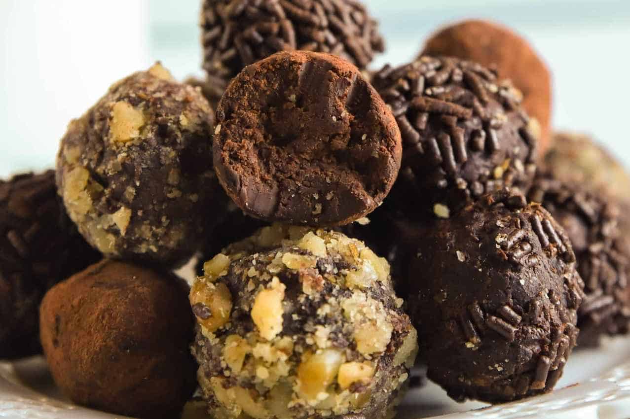 Leftover-Cookies-Make-Truffles