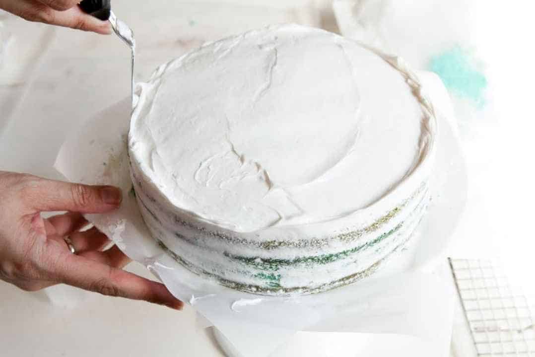 how to frost a cake smooth